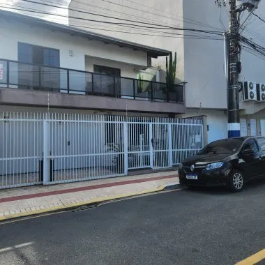 Sobrado 3 quartos para Venda no bairro Centro em Balneário Camboriú