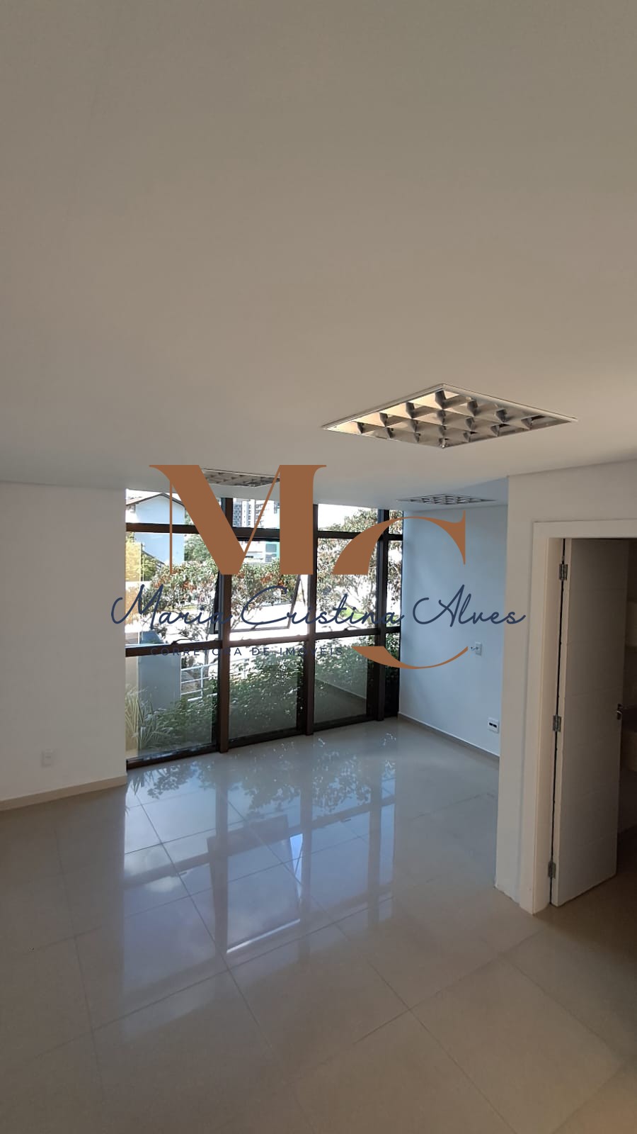 Sala comercial para Locação Anual no bairro Ariribá em Balneário Camboriú